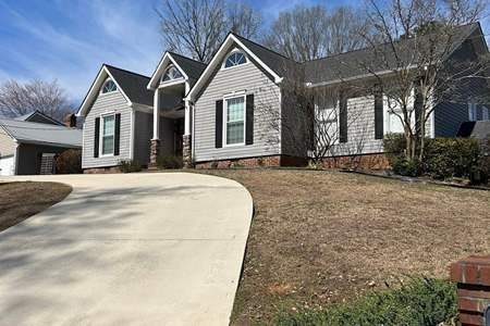 Five Signs Your Roof in Roanoke Is Overdue for a Soft Wash Thumbnail