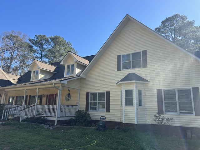 A happy house wash repeat customer in Roanoke Alabama Thumbnail