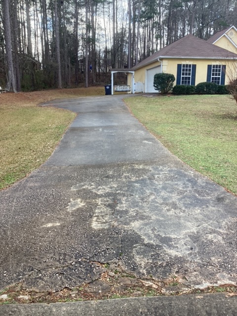 Astonishing Large Driveway Cleaning  Thumbnail