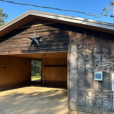 Cleaning-a-wood-house-in-RoanokeAL 1