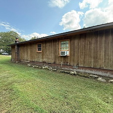 Cleaning-a-wood-house-in-RoanokeAL 2