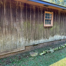 Cleaning-a-wood-house-in-RoanokeAL 3