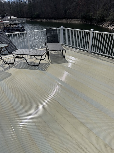 Dock cleaning on Lake Wedowee,AL Thumbnail