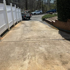 Great-Softwash-Job-on-House-and-Driveway 2