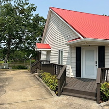 Metal-roof-and-Vinyl-Siding-Cleaning 1