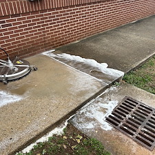 Woodland-Elementary-School-gets-an-amazing-concrete-clean 3